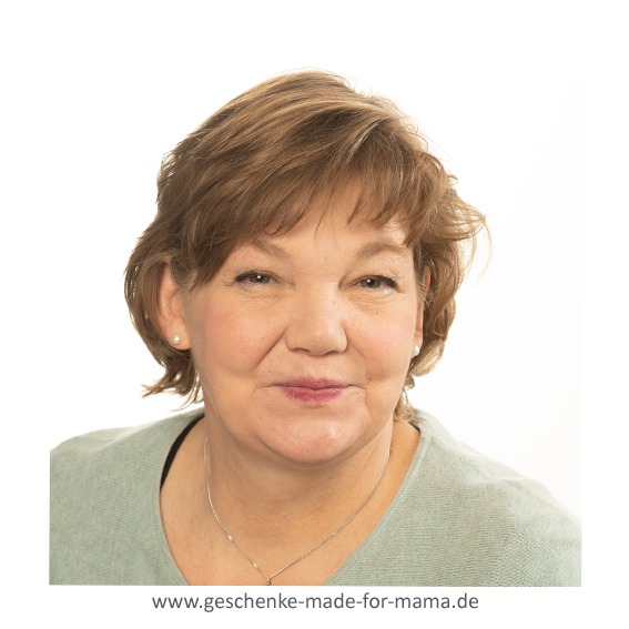 Susanne Gebert – Gründerin von Geschenke made for Mama Porträt von Susanne Gebert, Gründerin von Geschenke made for Mama – Geschenkideen und ätherische Öle mit Herz