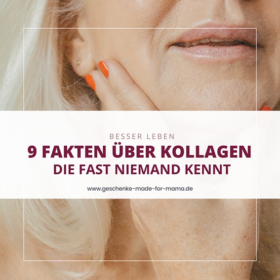 9 Fakten über Kollagen, die fast niemand kennt 9 Fakten über Kollagen – ältere Frau prüft die Straffheit ihrer Haut an der Kinnpartie